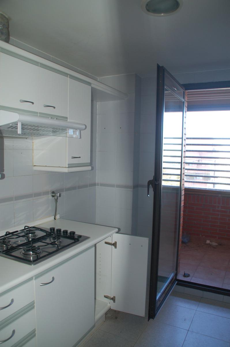 Antes y después de una cocina: ¡Más espacio, más iluminación y más acogedora!