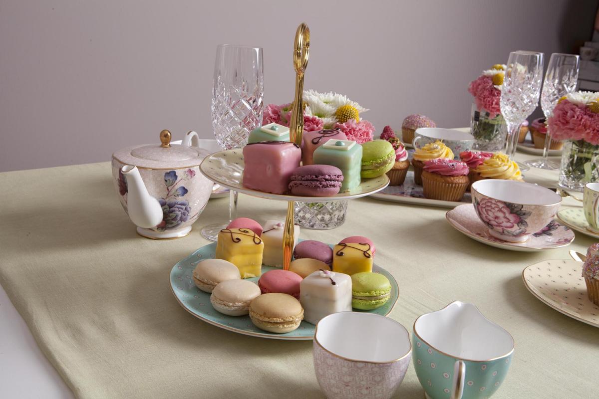 Preparando una agradable velada - Preparing an enjoyable evening_02