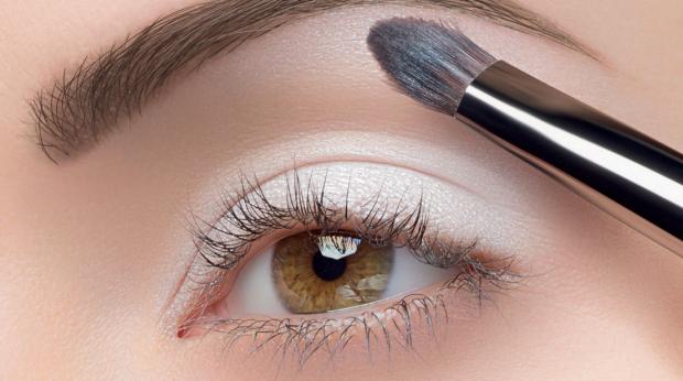 maquillaje de año nuevo, como maquillarme, paso a paso, maquillaje de ojos, como maquillarme, como maquillarme los ojos, sombras, sombras de ojos, maquillaje de ojos, como maquillarme los ojos, maquillaje de ojos, maquillaje para ojos, look de verano, maquillaje, verano