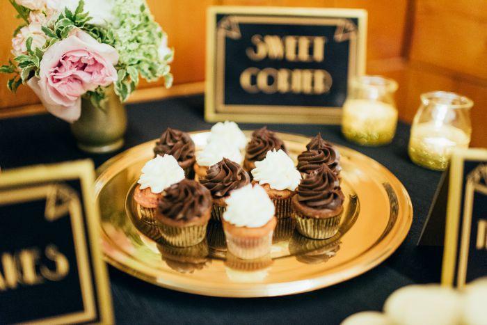 Cumpleaños original años 20 - Decoración de fiestas en All Lovely Party