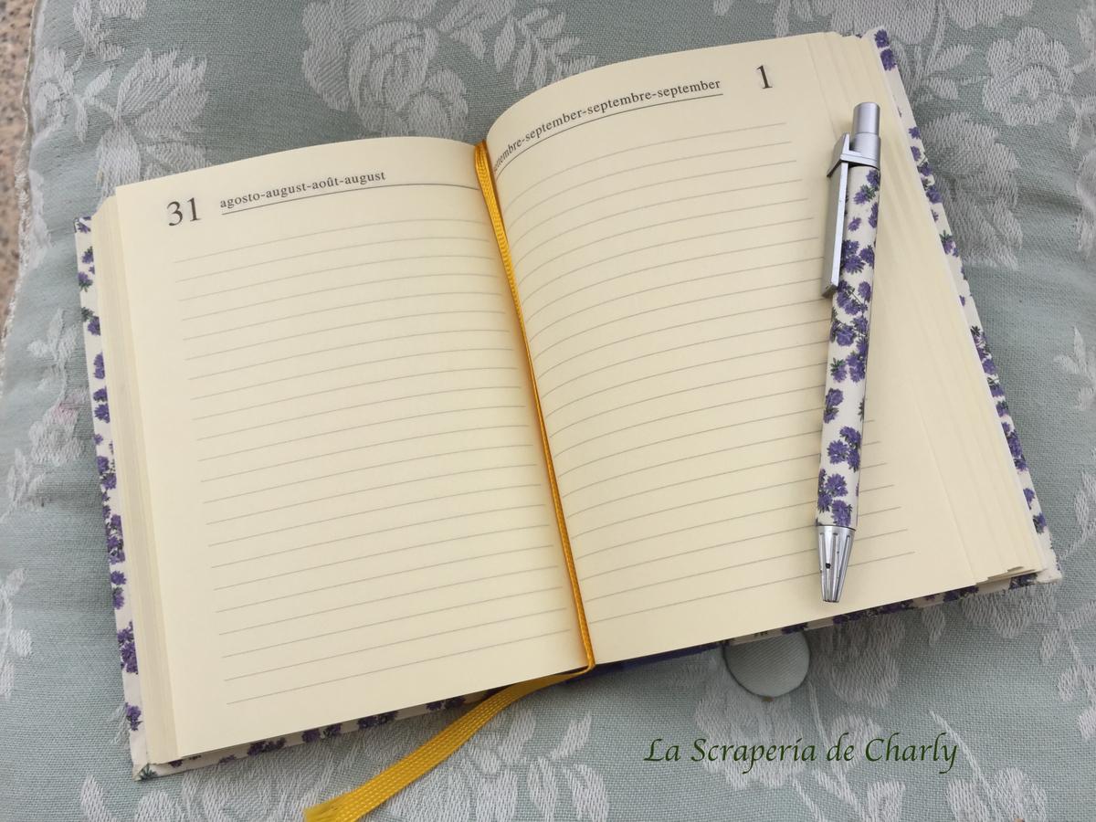 Interior hojas agenda lilas