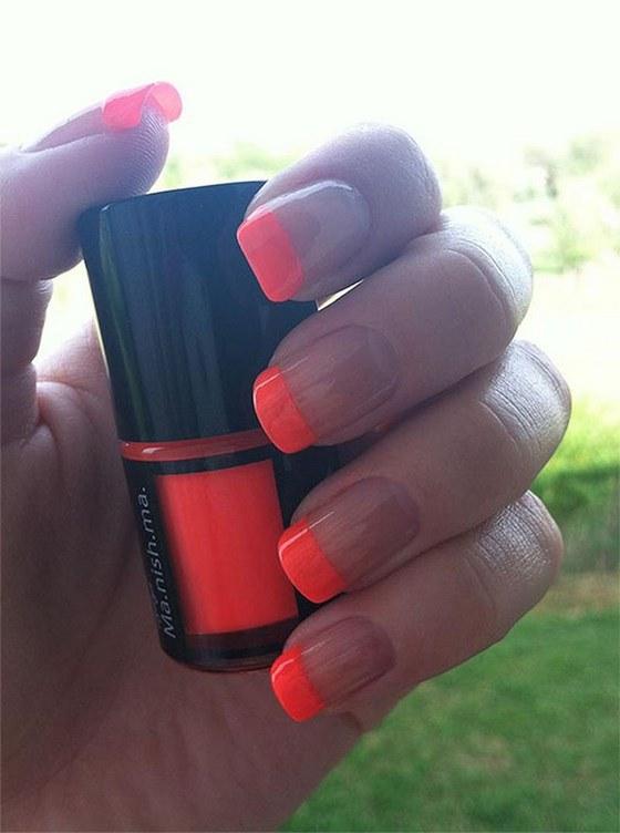 uñas decoradas tipo francesas color coral