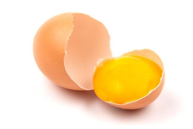 la yema de huevo