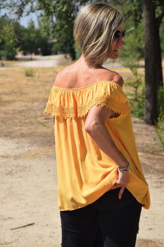 Mustard an black outfit