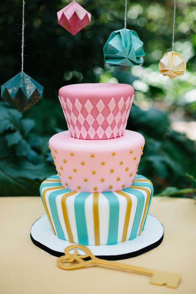 Fiesta geométrica en Wonderland - Decoración de fiestas en All Lovely Party