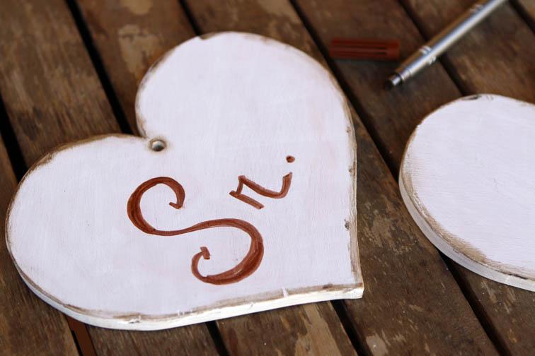 Corazones de madera para boda 22