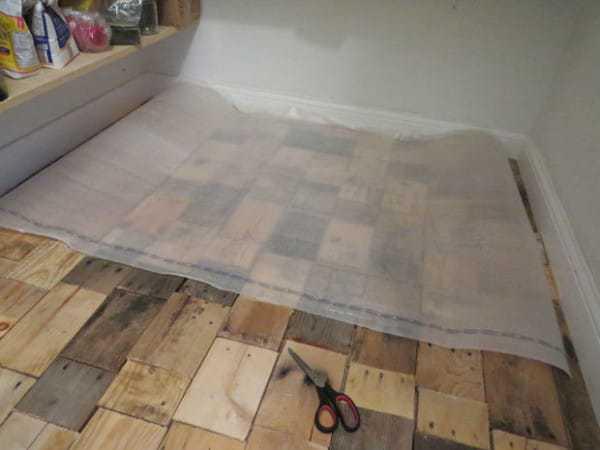 Cómo hacer un paquet con palets reciclados en seis pasos 