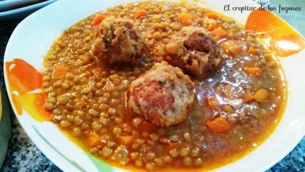 lentejas con albóndigas