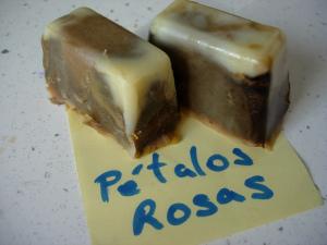 jabon de petalos de rosas