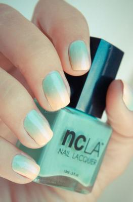 u&ntilde;as en degrade