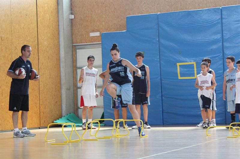 http://jgbasket.net/wp-content/uploads/2013/01/juan-trapero-entrenamiento-campus-jg-basket.jpg