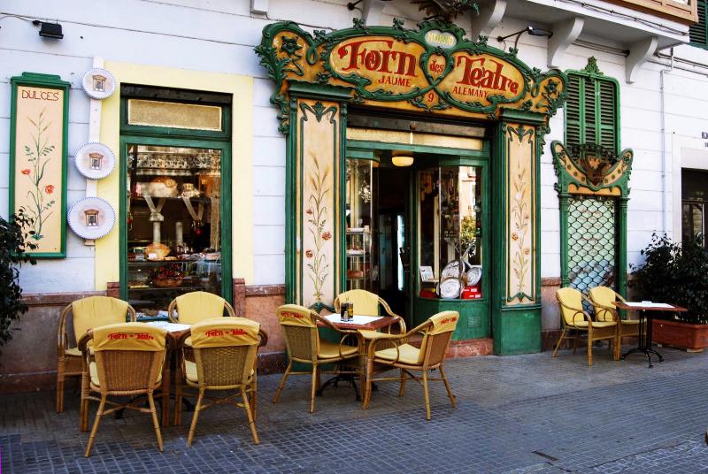 ES FORN DES TEATRE 2 café paula casielles