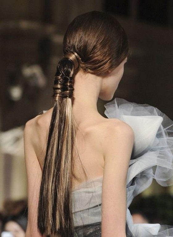 peinado largo suelto en cola de caballo