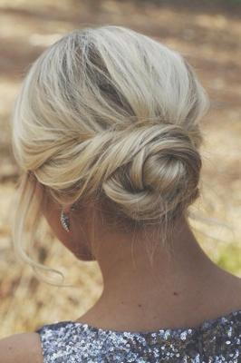 cabello recogido para ocasiones especiales