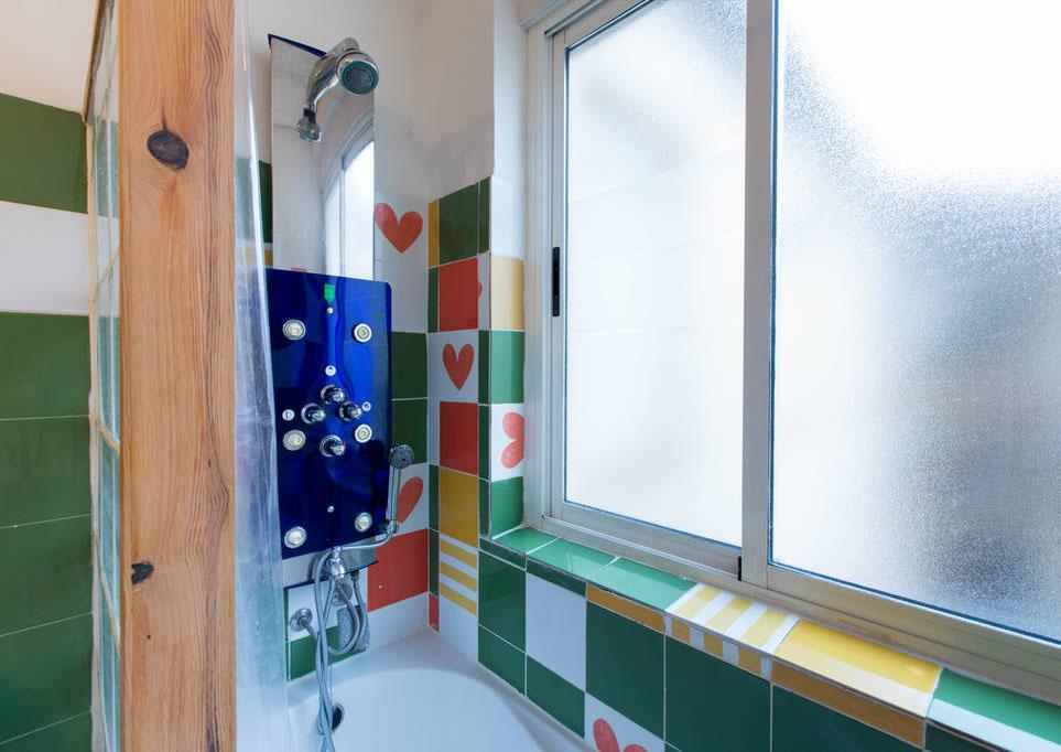 Atico en el centro - baño ducha