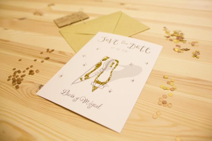 Save the date Corazon zapatos oro
