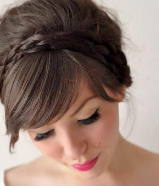 cabello corto trenza en la cabeza