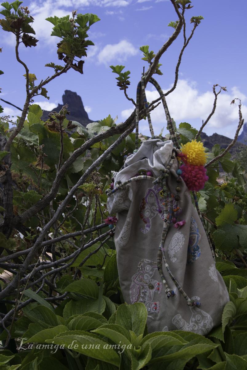 La amiga de una amiga