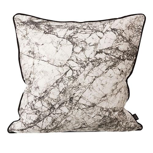 http://i2.wp.com/novenoce.es/wp-content/uploads/2015/09/ferm-living-cojin-marmol-varios-colores.jpg?w=1080