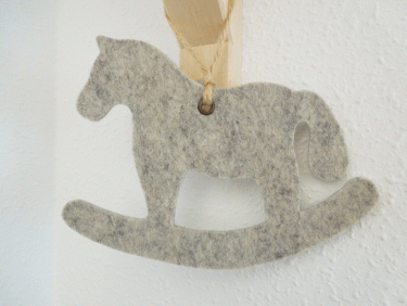Caballito de fieltro