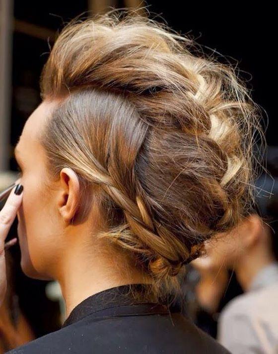 cabello recogido y trenzado