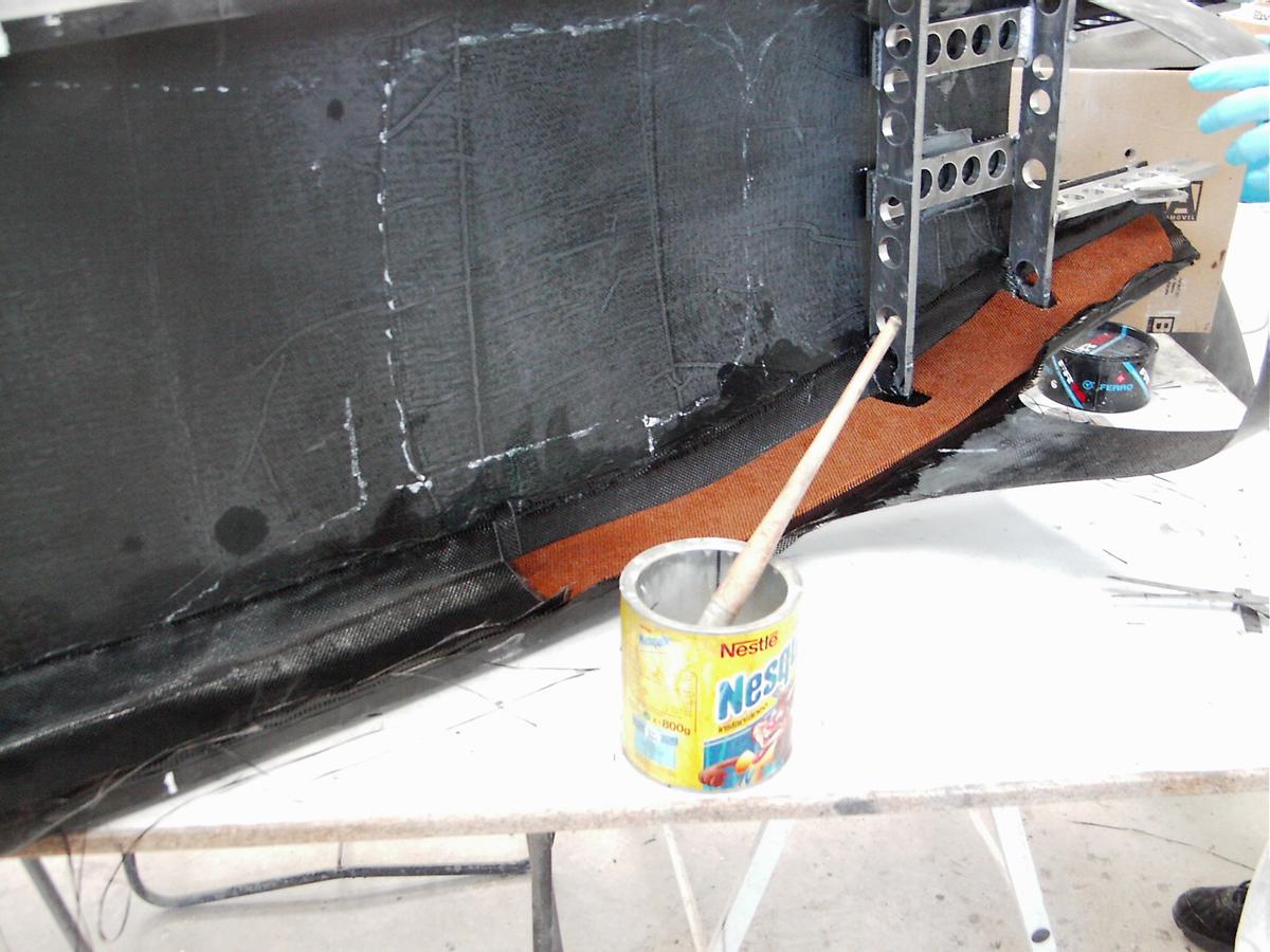 Detalle del refuerzo de carbono de los laterales