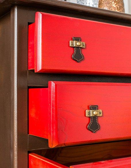 pintar una comoda de madera detalle comoda