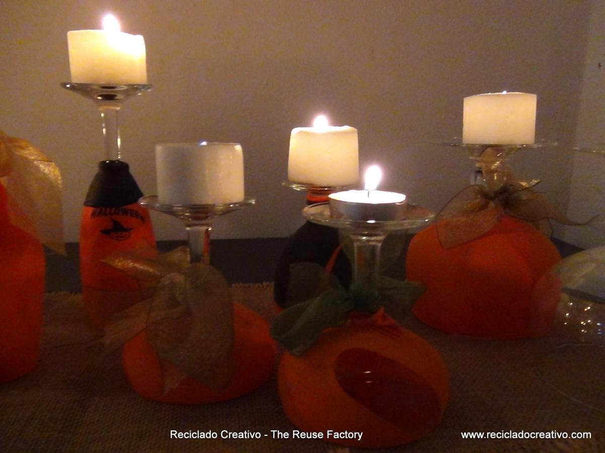 Halloween Inspiration and Ideas ¿Copas de vino, portavelas o candelabros? - Wine Glasses or Candleholders? We love to reuse objects. #Halloween, #reutilización, #decoración, #ninyos, #manualidades, #reciclado, #creativo, #recicladocreativo, #TheReuseFactory, #The Reuse Factory, #Reciclado Creativo, #recycling, #upcycling, #reuse, #reusing, #reciclaje, #reutilizar, #creative, #handcrafts, #handmade, #diy, #howto, #riciclo, #craft, #crafts, #tutorial, #pumpkins, #globos, #balloons, #caramelos, #chuches, #divertido, #gratis, #Do it Yourself, #smashing pumpkins, #free, #making