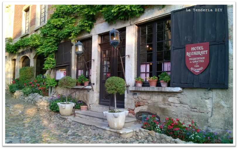 (12) La Tenderia DIY_Rincon de lectura_Perouges