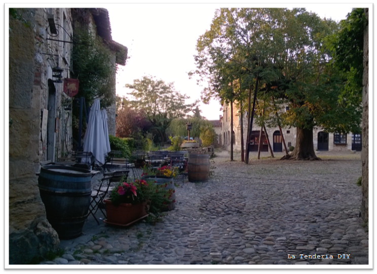 (8) La Tenderia DIY_Rincon de lectura_Perouges