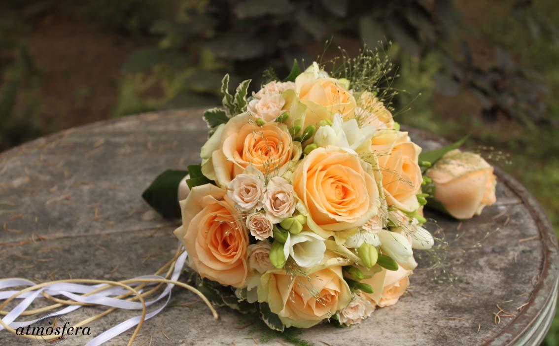 a_bouquet-rosas-peach