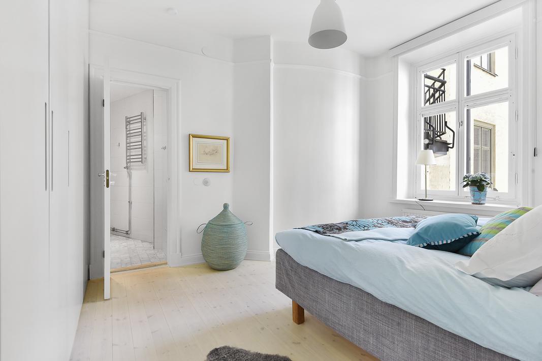 Blanco y celeste: Combinar estos 2 colores es un acierto