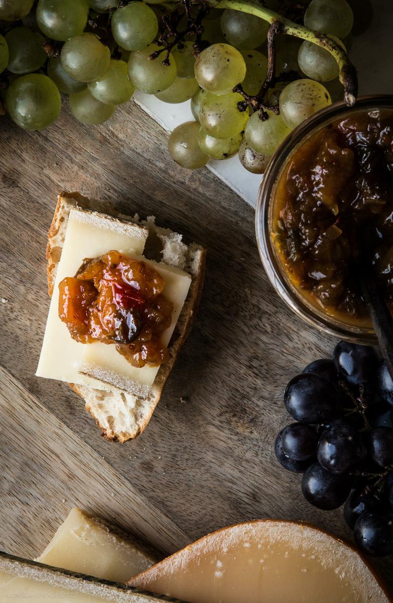 Peach and Jalapeño Chutney, chutney de melocotón y jalapeño, chutney, queso, cheese, peach, melocotón, receta, jalapeño, cocina, food photographer, food photography, food styling, estilismo culinario, fotografía culinaria