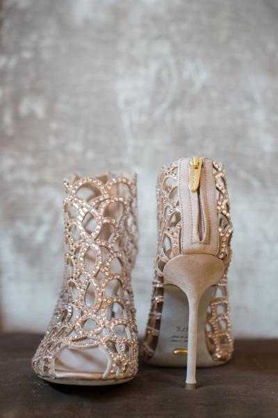 hermosos-fabulosos-zapatos-de-novias-disenadores-chic-colores-elegantes-Sergio-Rossi-1