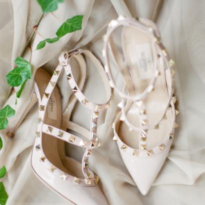 hermosos-fabulosos-zapatos-de-novias-disenadores-chic-colores-elegantes-valentino-