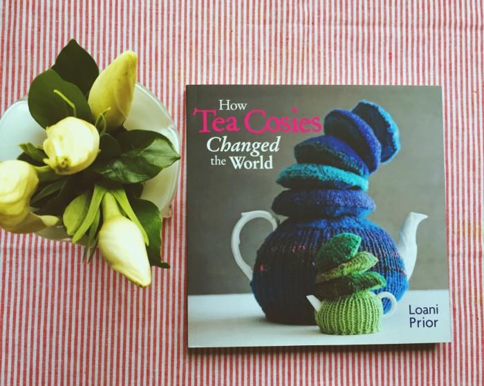 "Tea Cosies" por Loani Prior