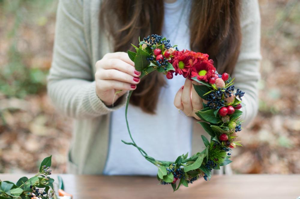 Cómo hacer una corona de flores otoñal en All Lovely Party
