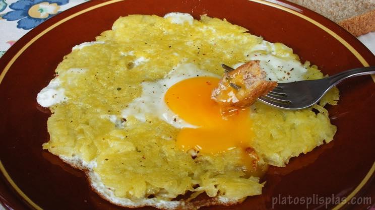 Tortitas de patata con huevo
