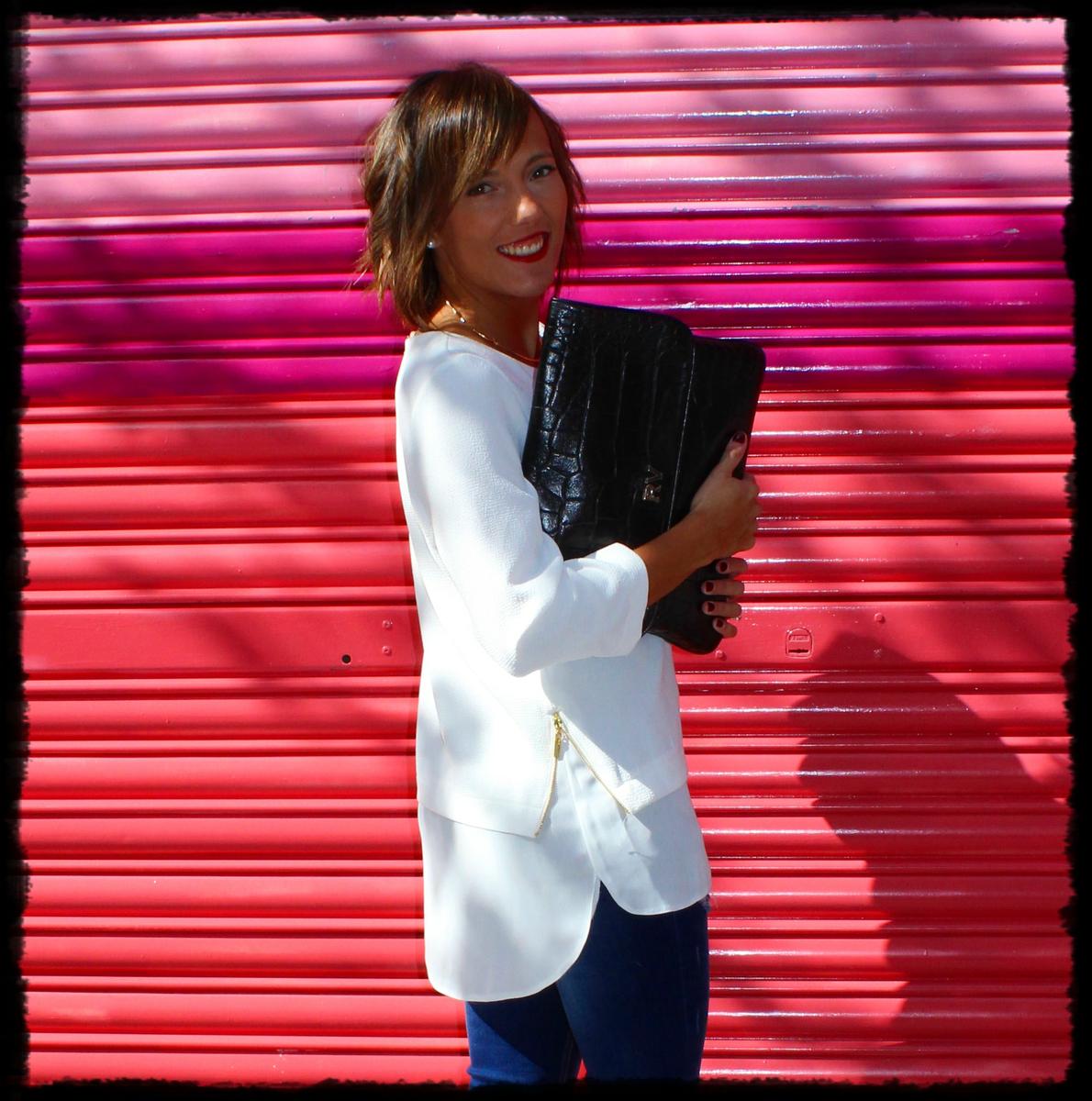 look simple jeans y blusa blanca
