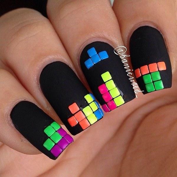 uñas de chica gamer tetris