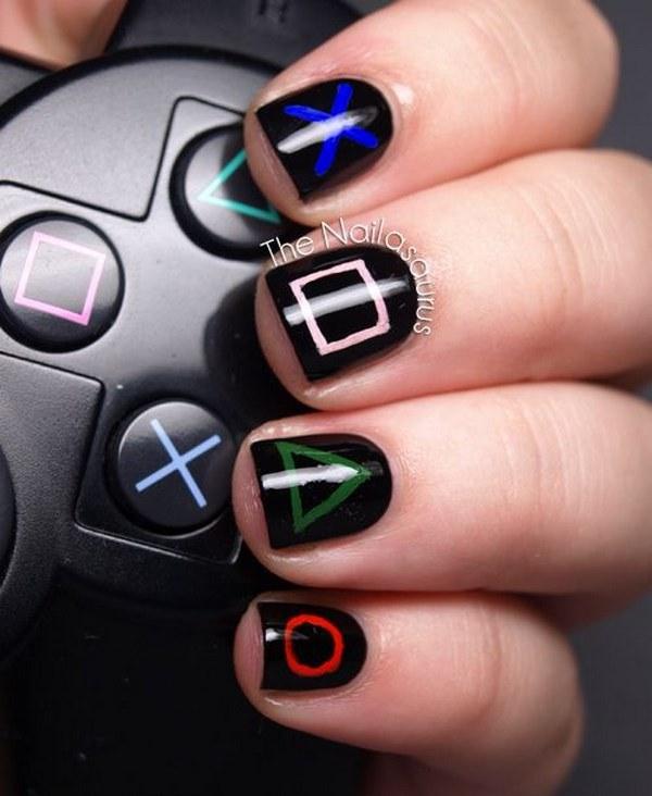 uñas de chica gamer playstation