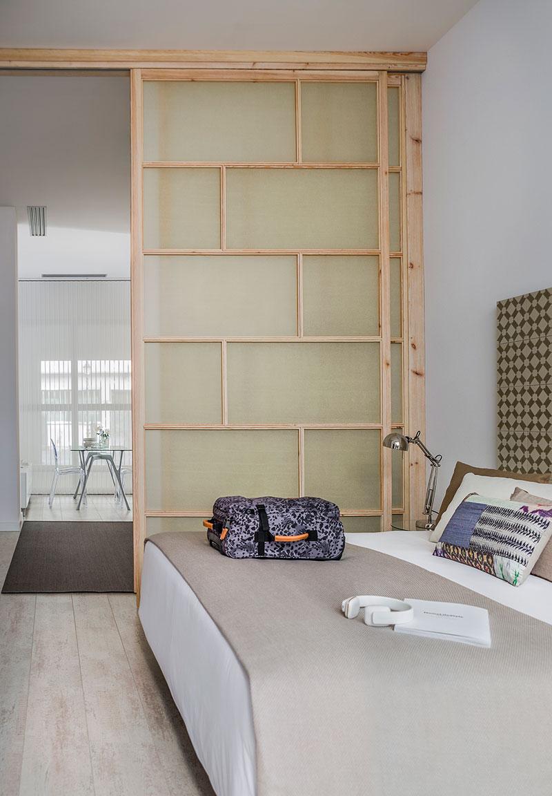 Homelifestyle-Magazine-Nuevo-Apartamento-adaptado-Eric-Vökel-dormitorio-contra