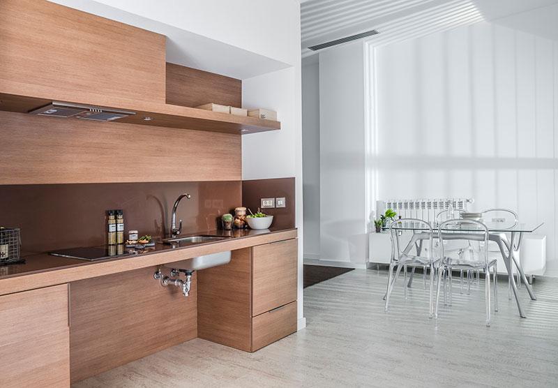 Homelifestyle-Magazine-Nuevo-Apartamento-adaptado-Eric-Vökel-cocina