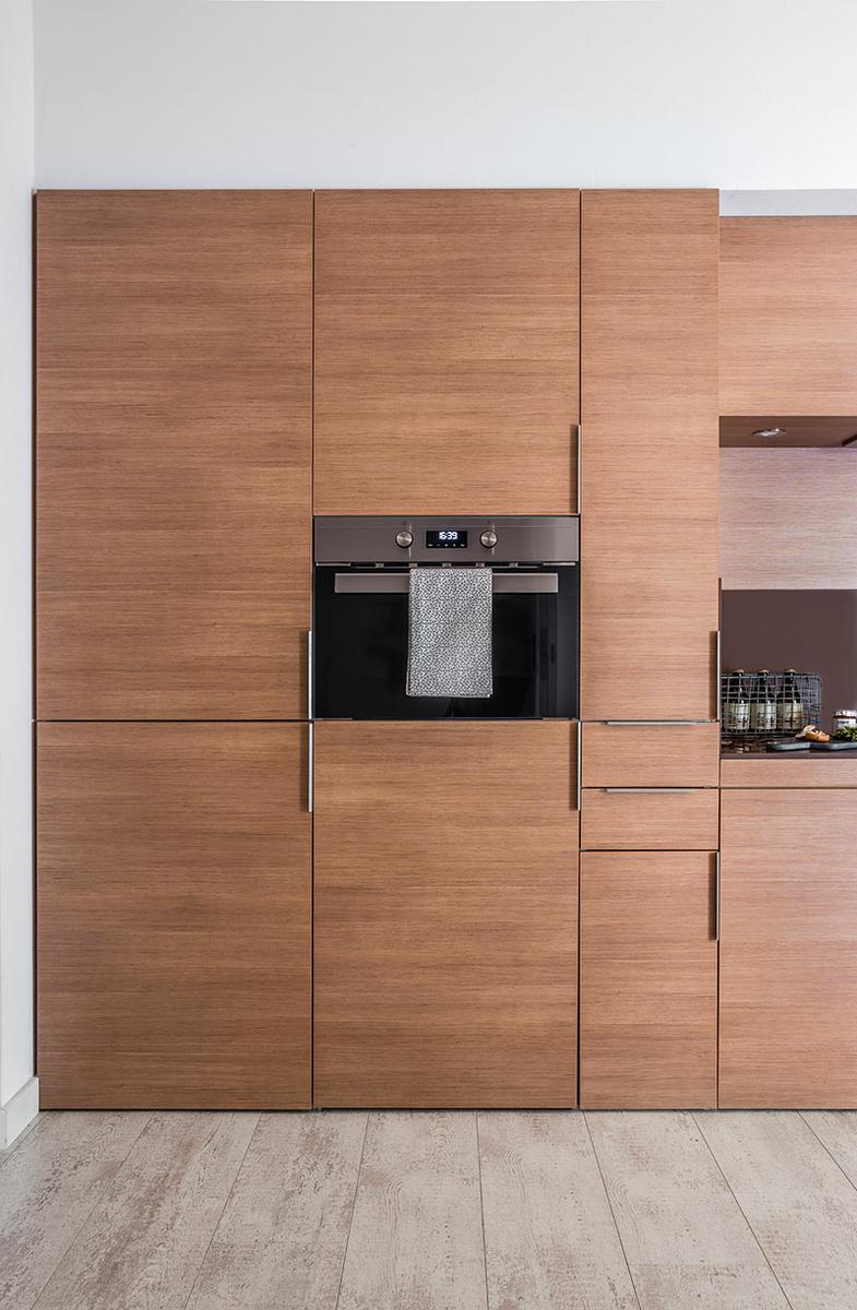 Homelifestyle-Magazine-Nuevo-Apartamento-adaptado-Eric-Vökel-cocina-horno