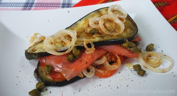 Sándwich de berenjena y salmón