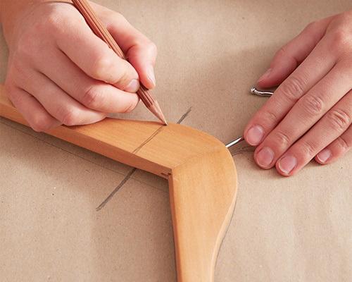 Percheros originales reciclando perchas (y no es retórico, verás...) 2