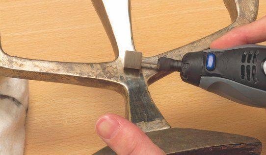 limpiar y pulir con una herramienta rotativa