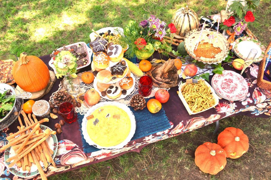 photo cumpleantildeos-parque-fiesta-barroca-otontildeal-parque-halloween-verduras-comida-picnic9_zpscc1fcc6a.jpg