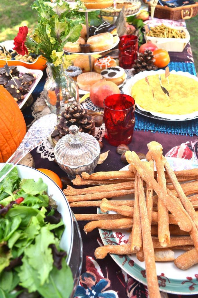  photo fotos-fiesta-jardin-evento-halloween-mesa-otontildeal-compleantildeos-tarta3_zps766f3911.jpg