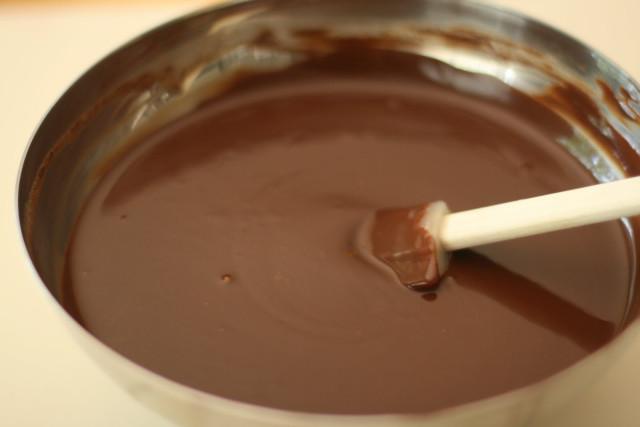 preparación torta de chocolate